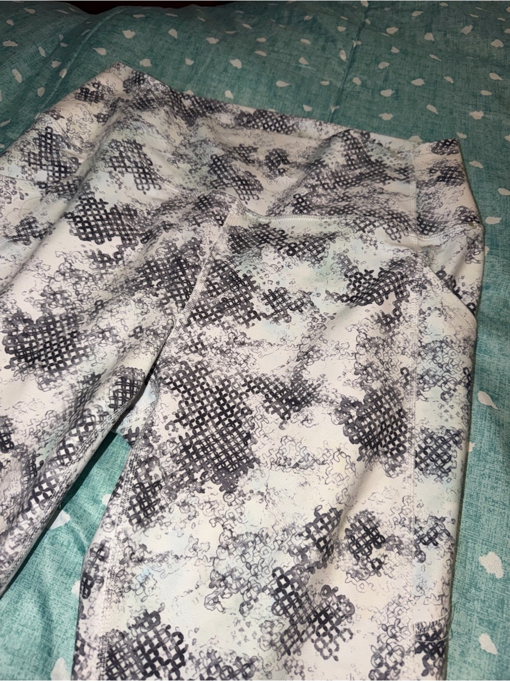 SPYDER XL Patterned High-Waist Leggings in White and Black. MUST BE BUNDLED